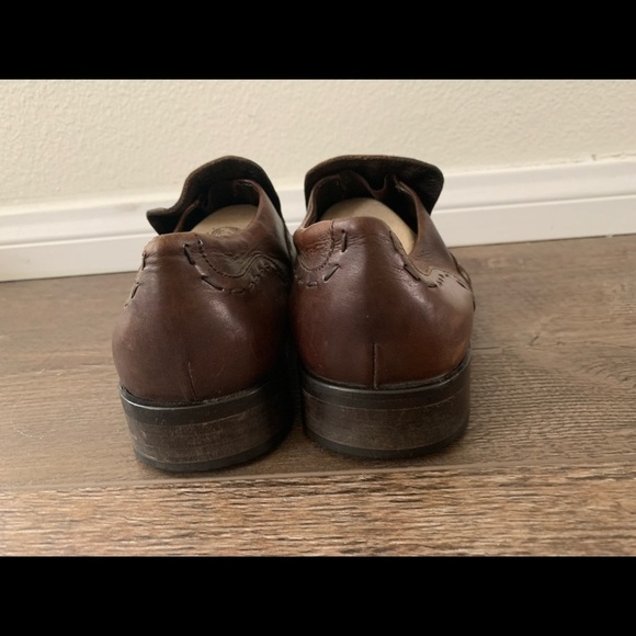 Shoes - Picture 2 of 8